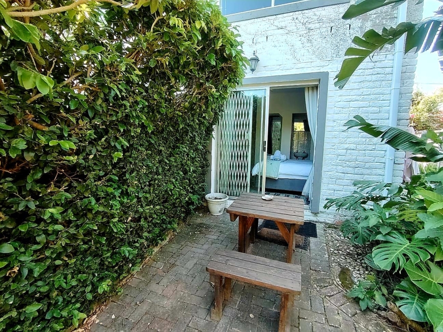 6 Bedroom Property for Sale in Abbotsford Eastern Cape